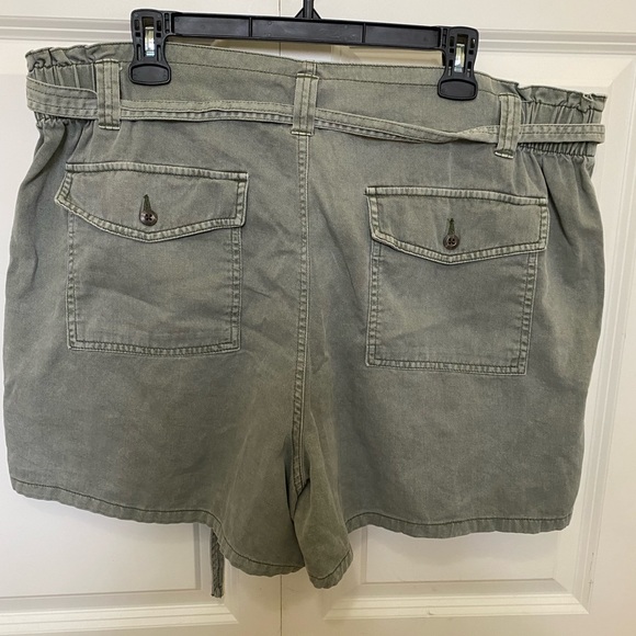 Army green shorts - Picture 3 of 3